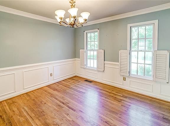 5th image of 9435 Dogwood Garth Ln