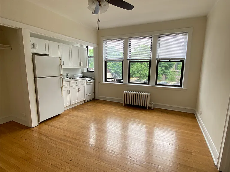 4509 N Lincoln Ave — Photo 3