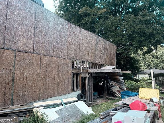5th image of 491 Center Hill Ave NW