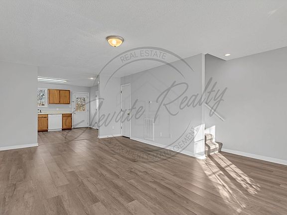 4th image of 211 Nowlin Dr #A