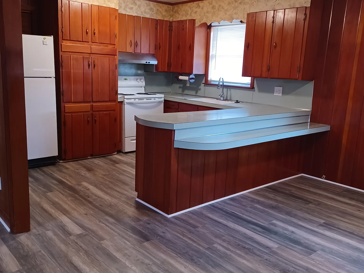 3 bed, 1596 sqft, $1,550 — Photo 2