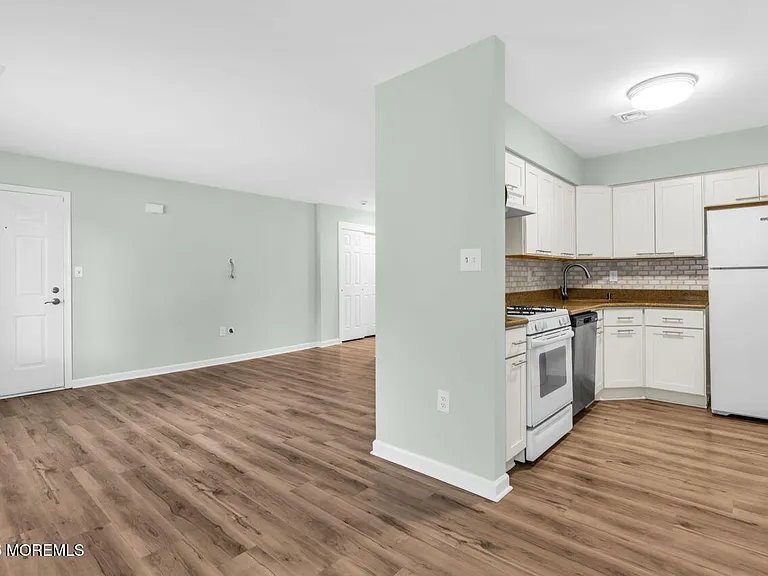 1 Central Ave #8 — Photo 6