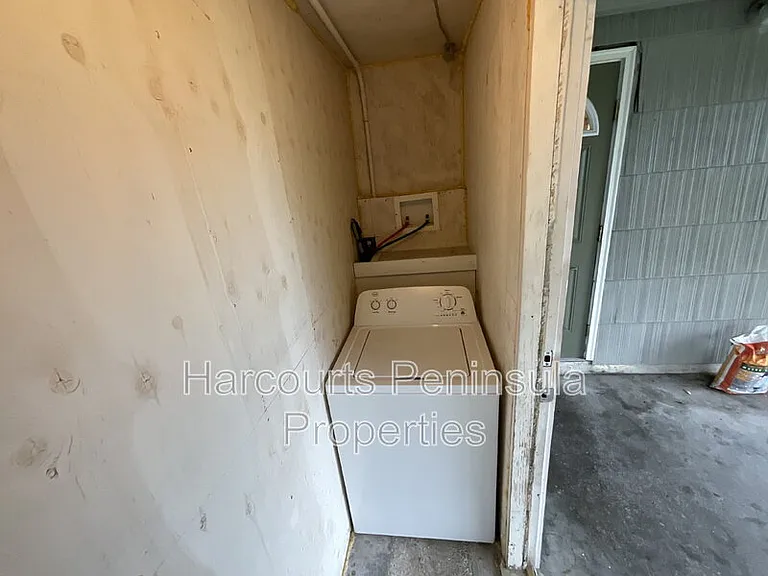 1742 Anderson St — Photo 13