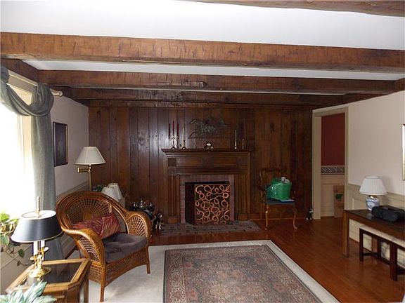 2nd image of 304 E Loyalhanna St