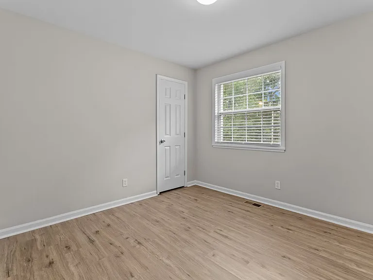 Donovan Place Apartments — Photo 13