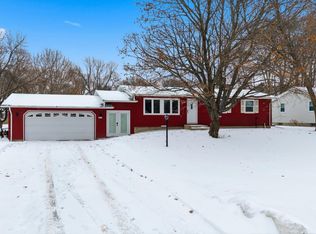 6631 Elmwood Dr, Rockford, MN 55373