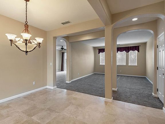 4th image of 7237 Roycroft Dr
