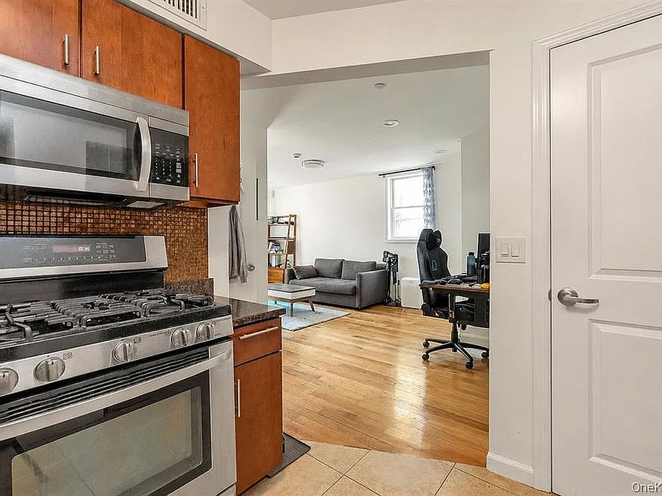 1st image of 4038 194th St #Ao1