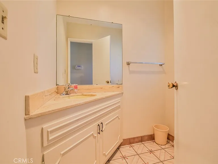 3744 Pine Ave — Photo 11