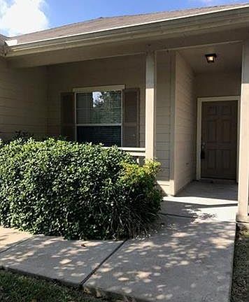 2nd image of 2002 Charlotte Estates Dr