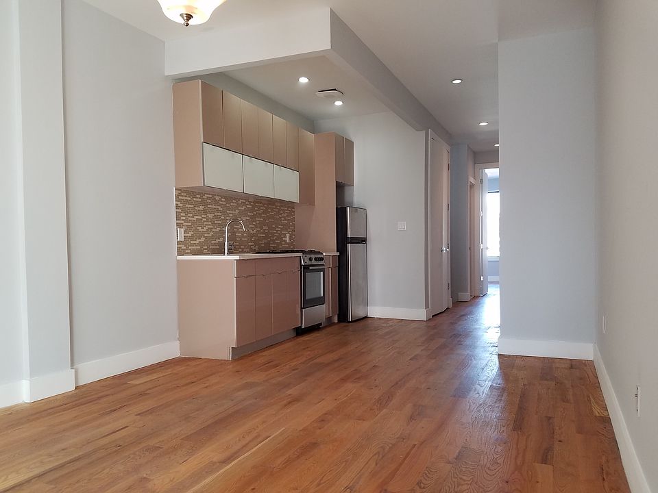 1st image of 154 Woodward Ave #Uno