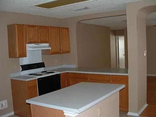 3rd image of 8863 Teaberry Dr