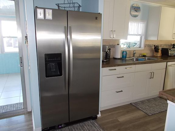 5th image of 946 Wren Cir