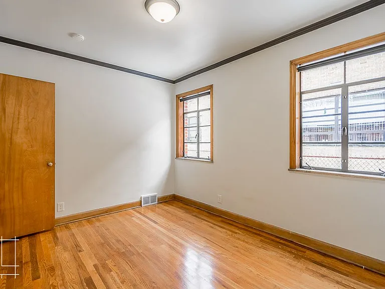 1374 E. Broad St. — Photo 33
