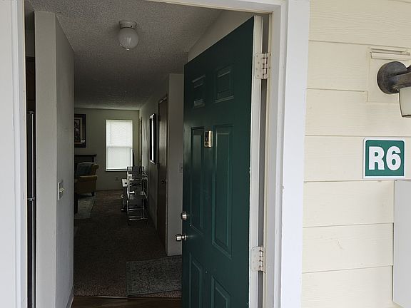 3rd image of 13216 NE Salmon Creek Ave Unit R6