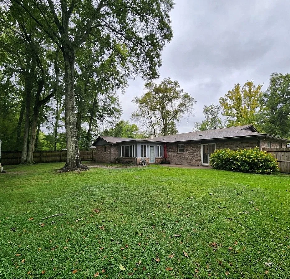 3 bed, 1716 sqft, $2,300 — Photo 2