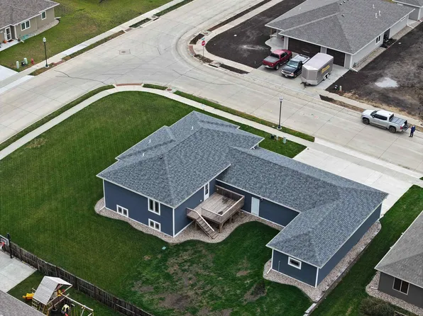 3733 Lincoln Ave, Spirit Lake, IA 51360