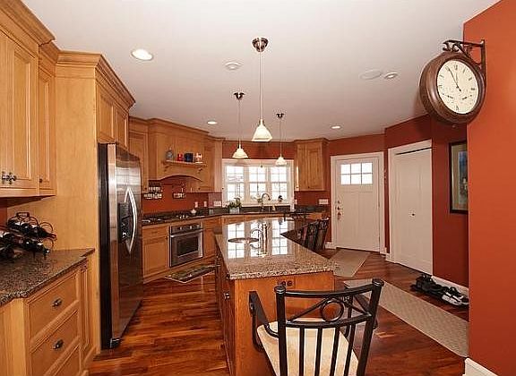 4th image of 500 Montrose Ln