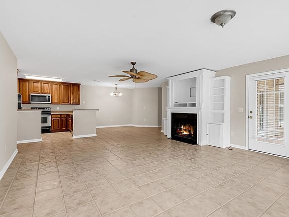 5th image of 4440 Lady Banks Ln. #10B
