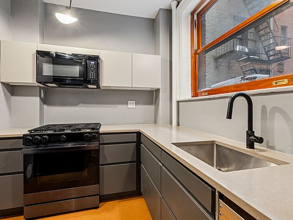 5th image of 527 W 110th St APT 45
