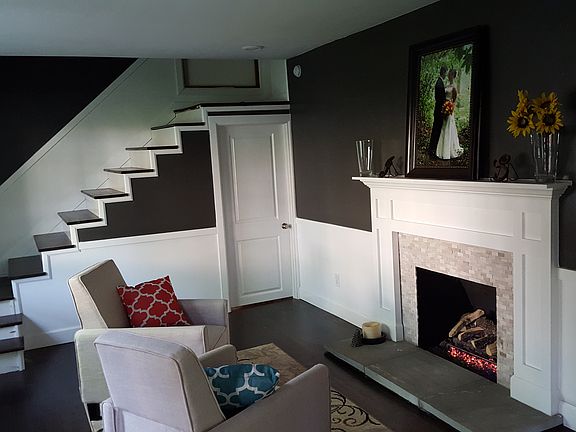 Front room. Foyer/Living