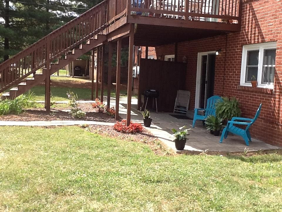 1st image of 3728 Camelot Dr