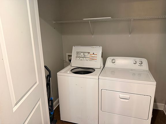 5th image of 122 N Ellis St