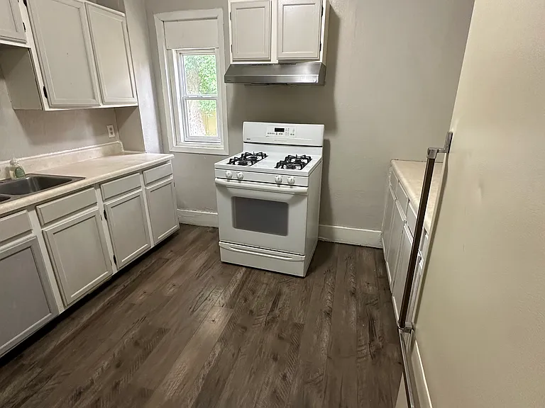 704 14th Ave N #1 — Photo 6