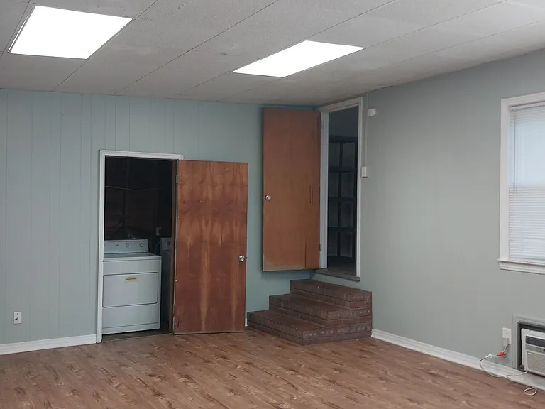 1634 Sharkey St — Photo 9