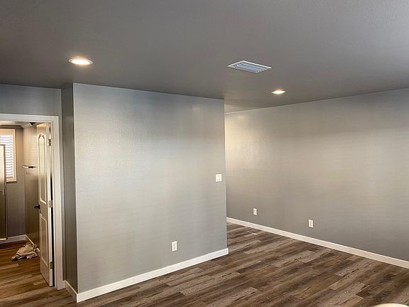 Livingroom & downstairs bathroom