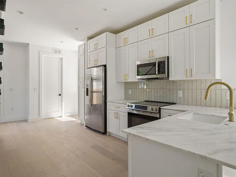 2609 Davis Ln #2 — Photo 6