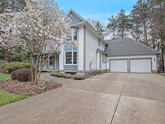 2nd image of 15340 Meadowwood Dr