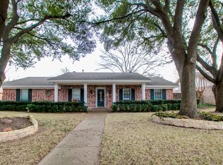 313 Circleview Dr N, Hurst, TX 76054