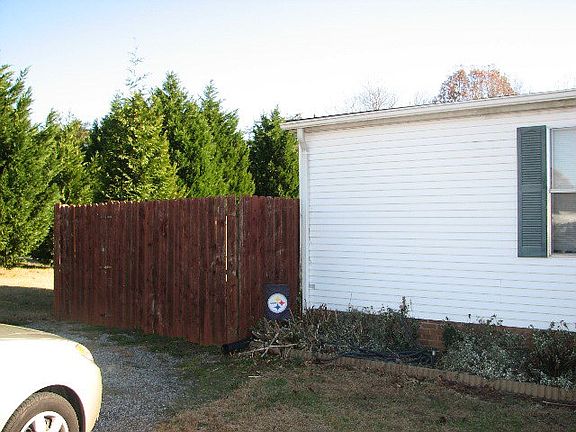 3rd image of 155 Oliver Dr