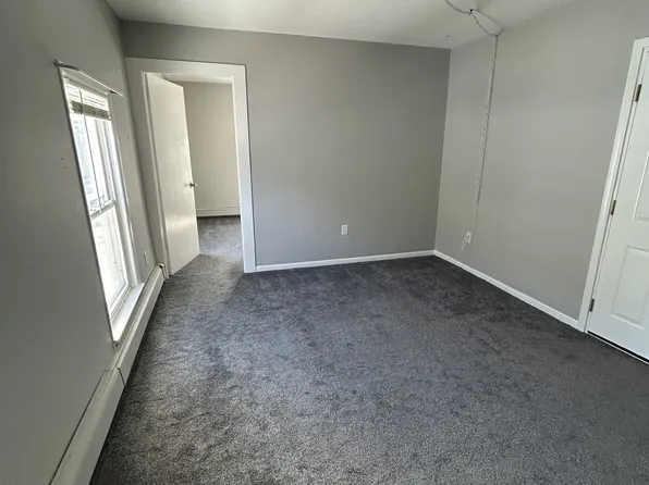 205 E Maple St APT 4, Holly, MI 48442
