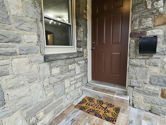 2nd image of 2266 Parkwood Ave