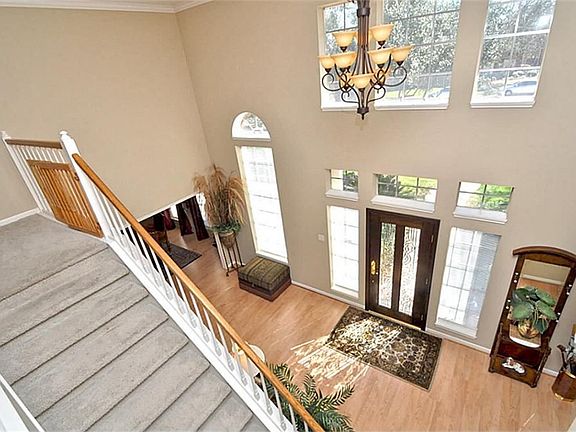 4th image of 27 Thetford St
