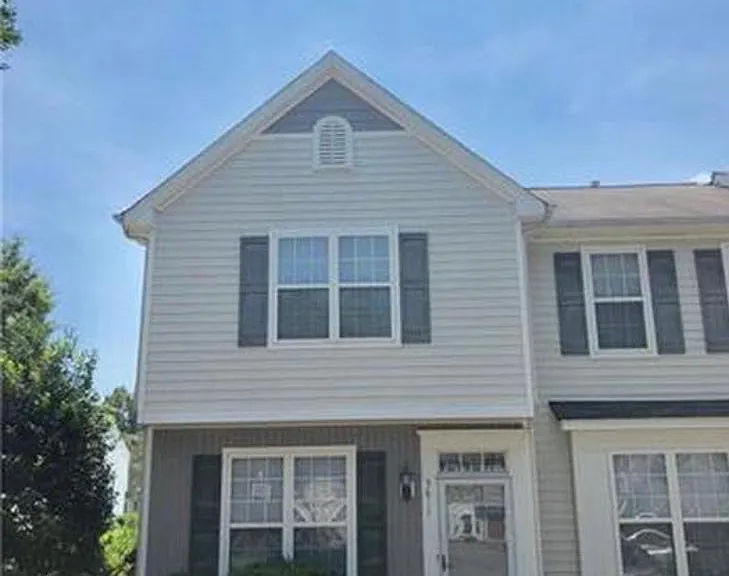 5611 Seths Dr — Photo 1
