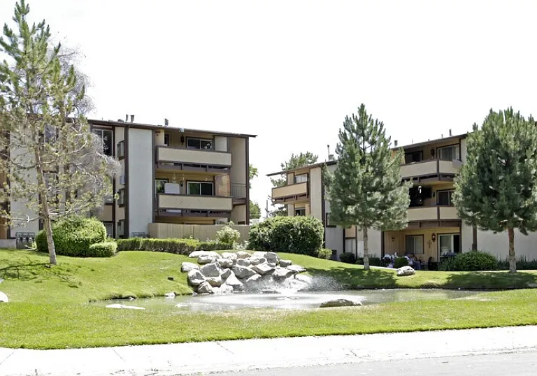 Stonehedge Apartments — Photo 1