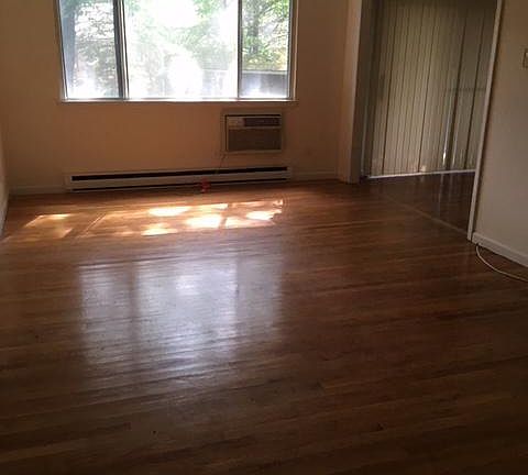 3rd image of 167 Kennedy Dr