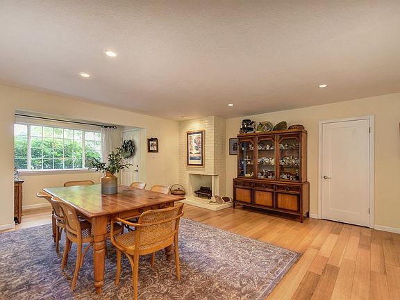 5th image of 3909 Esperanza Dr