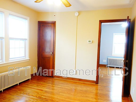 3rd image of 806 Houston Ave APT 2
