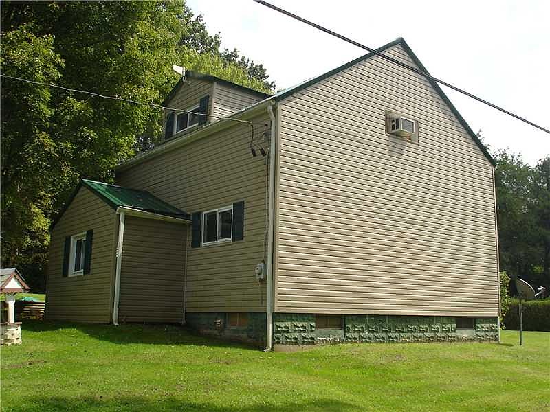 2nd image of 559 Davis Rd