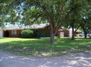 701 Avenue J, Anson, TX 79501
