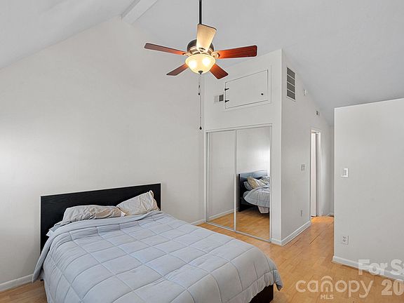 5th image of 721 Poplar St #16