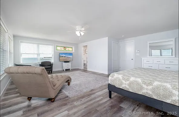 1019 Fairfield Beach Rd — Photo 6