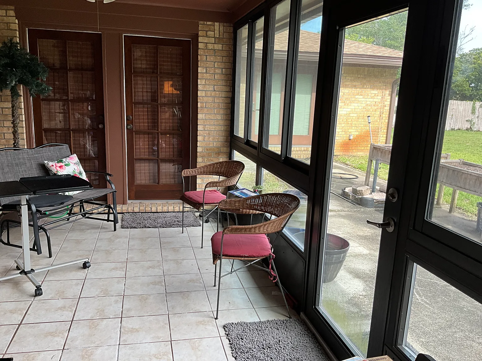 4 bed, 2.5 bath, 2310 sqft, $2,400 — Photo 4