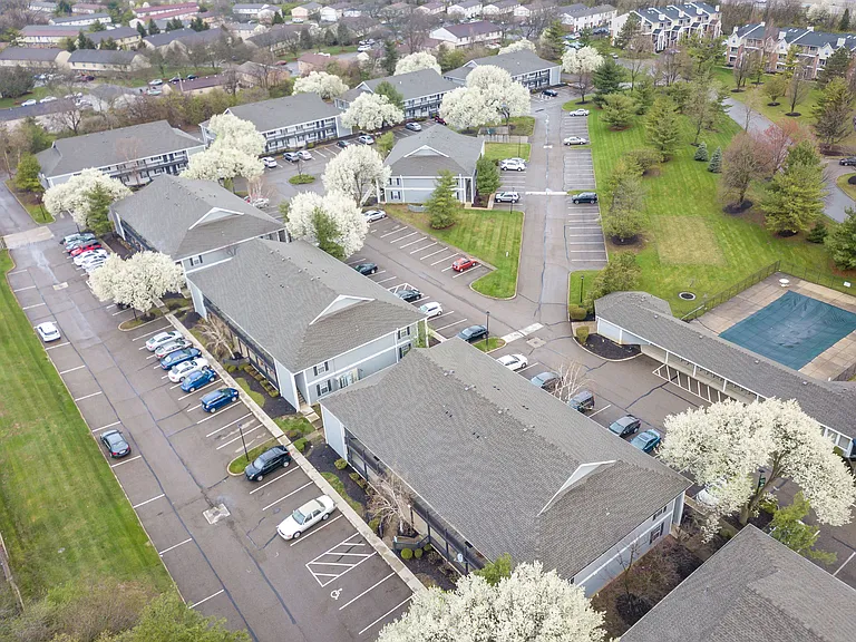 Kilborough Apartments — Photo 17