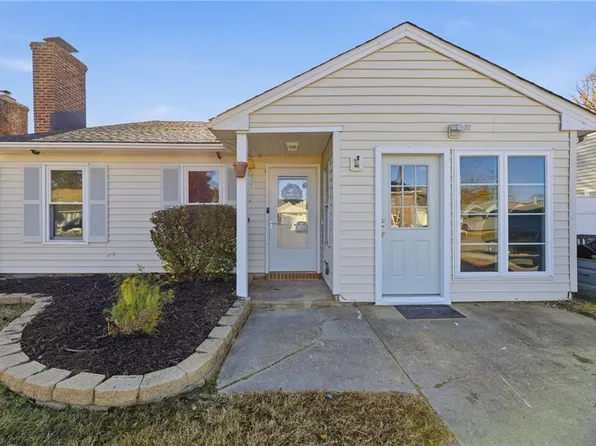 1916 Aquamarine Dr, Virginia Beach, VA 23456