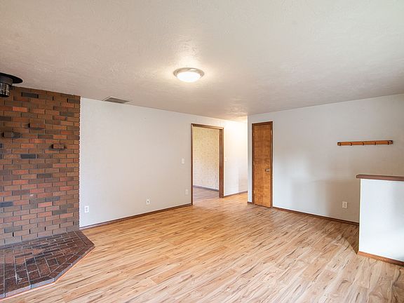 5th image of 1154 Dawn Dr